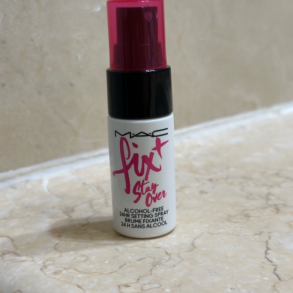 MAC Makeup Set - Picture 6 of 8